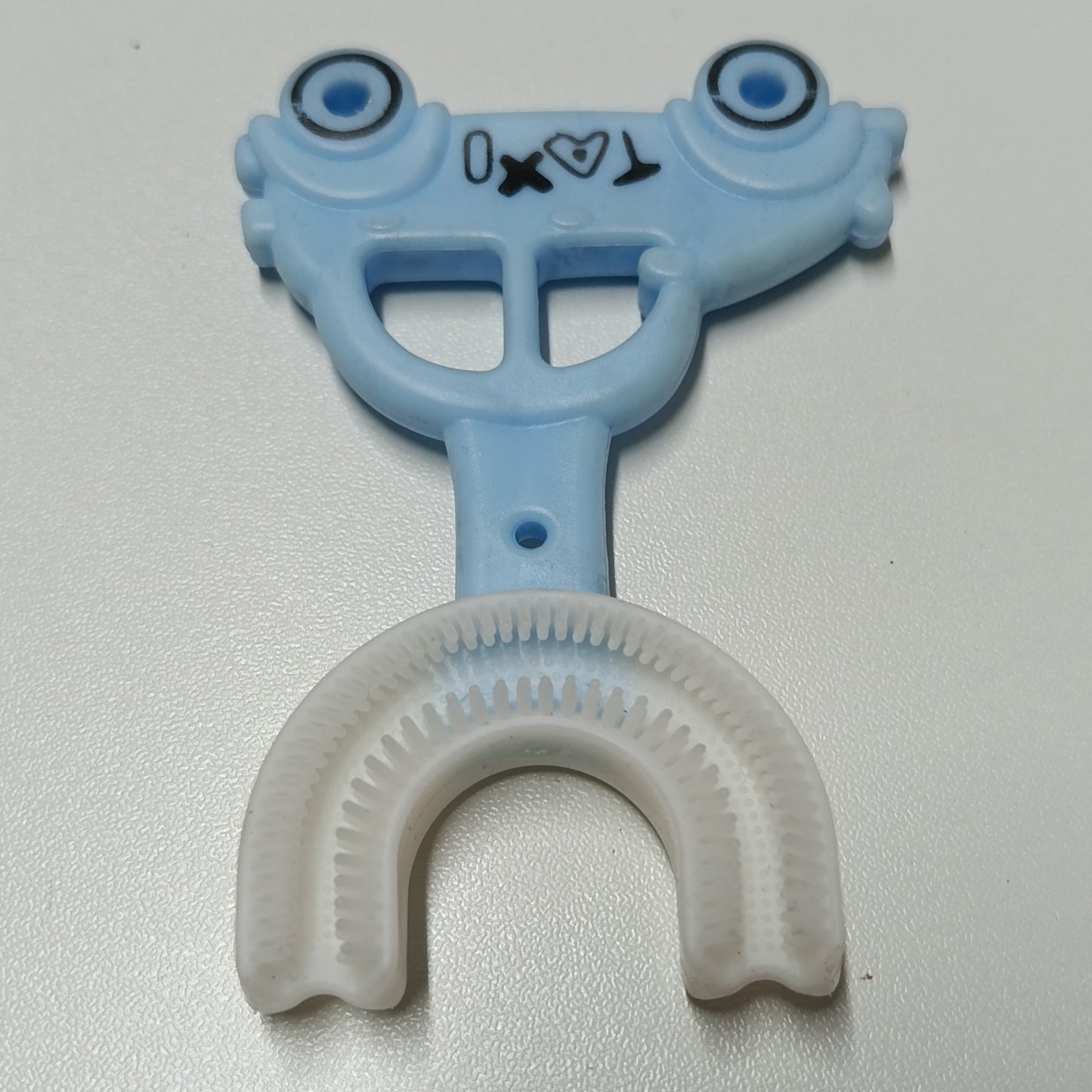 U-SHAPED TOOTH BRUSH